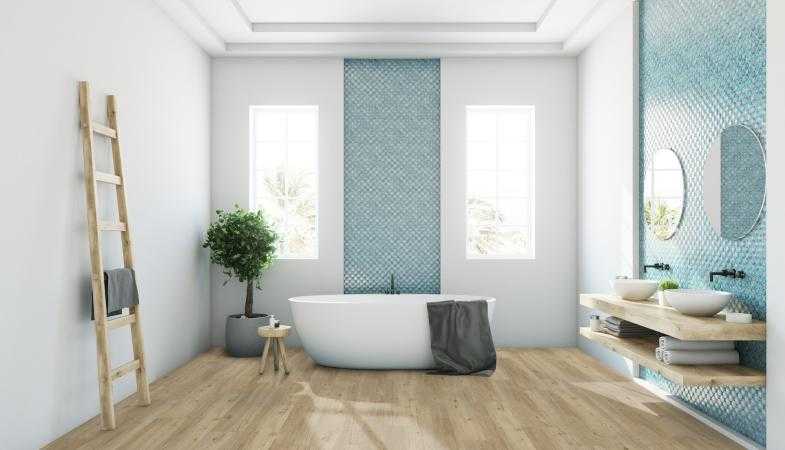Une salle de bain avec un sol en dalles vinyliques imitation parquet